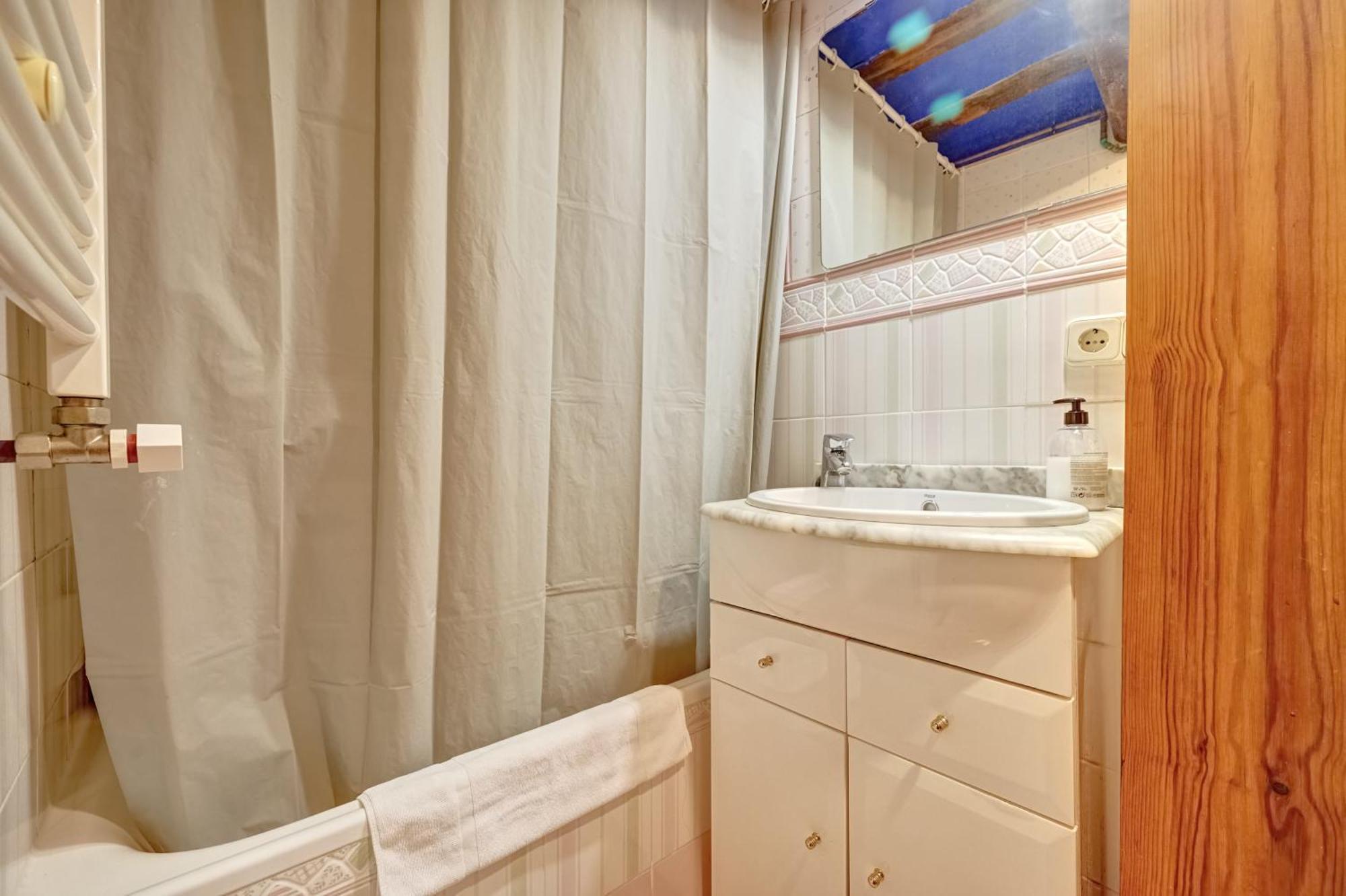 Casa Ana Mari II By Clabao Apartment ปัมโปลนา ภายนอก รูปภาพ